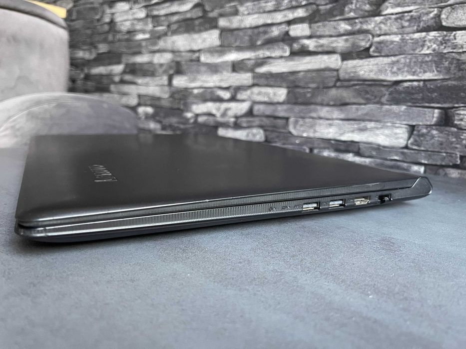 Laptop Gaming Lenovo IdeaPad 700-15ISK - 24GB RAM, i7 6700HQ, SSD 512GB M2 si 256GB Sata