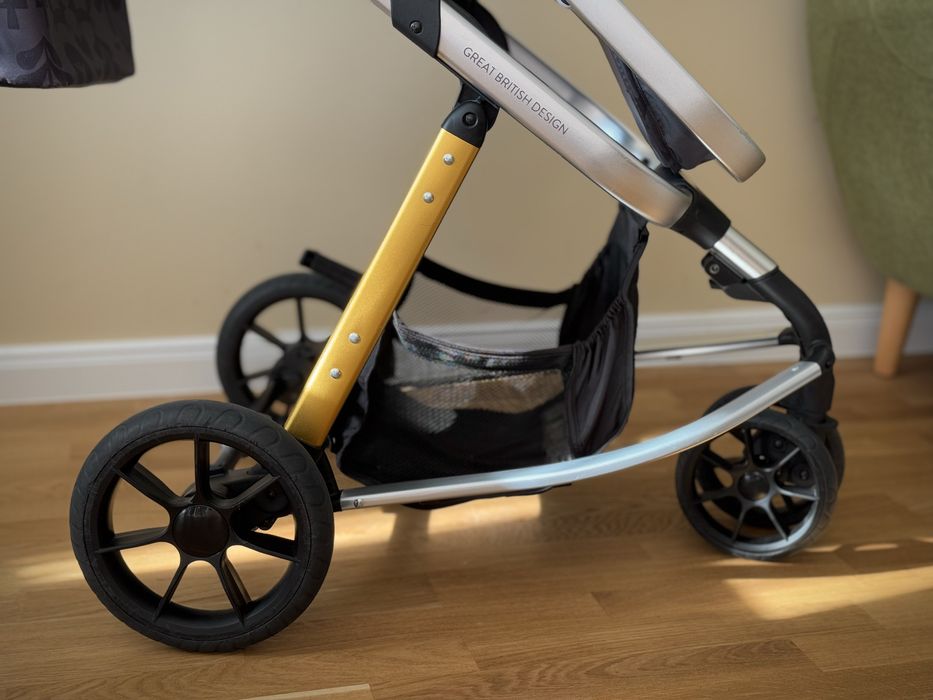 Cosatto Giggle 3 в 1 плюс ISOFIX база, чувалче и чанта