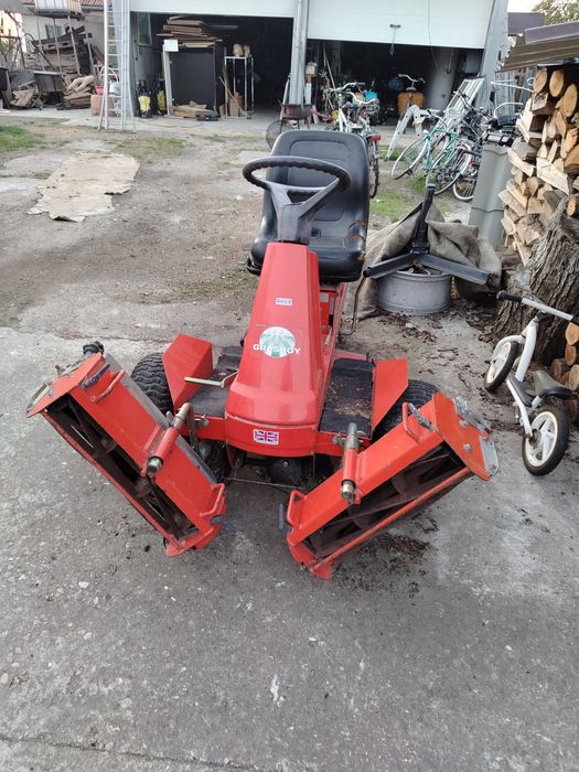 Mașină tuns gazon