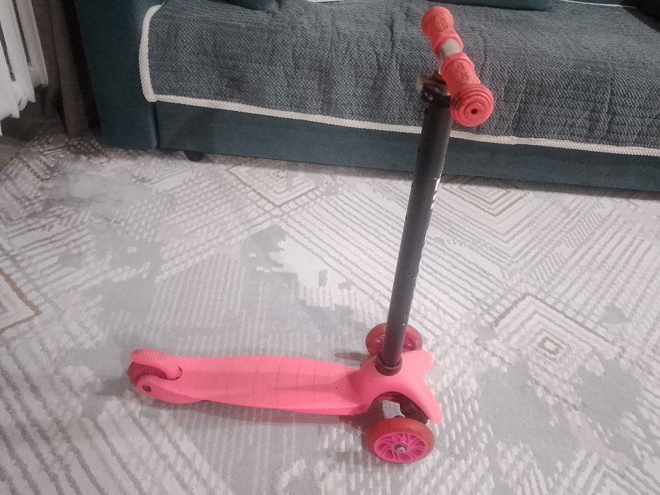 Продам детский самокат