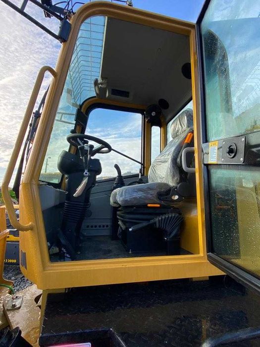 Încărcător frontal telescopic XT250, 2,5t ridicare