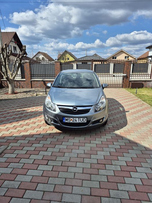 Opel Corsa D 1.2 benzină