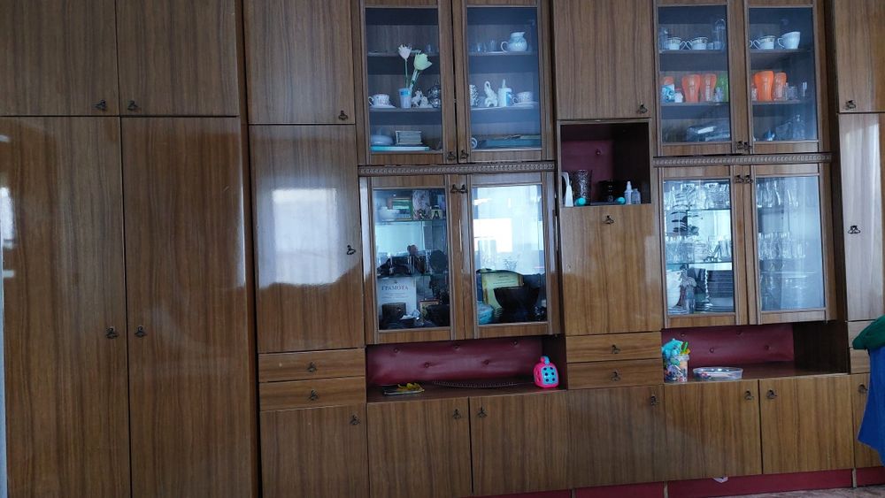 Продам стенку для гостиной.