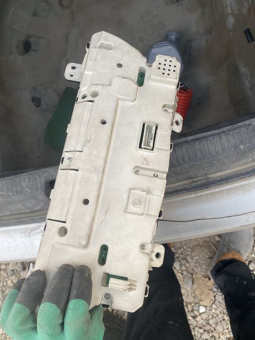 Продам спидометр от камри 40