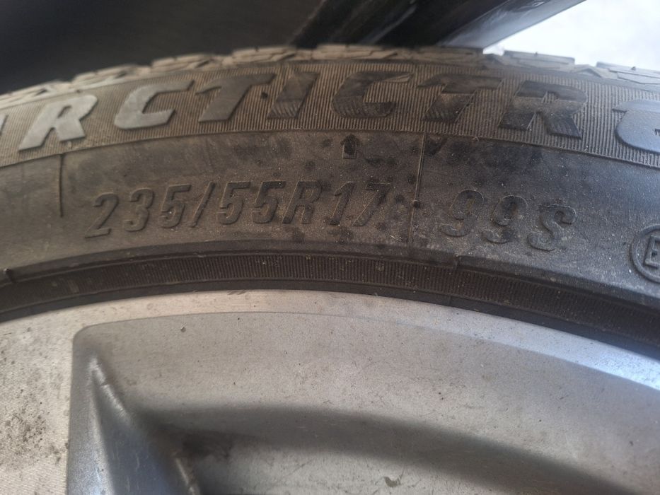 Продам зимние шины с дисками от малибу 1 состояние идеалное без трешин