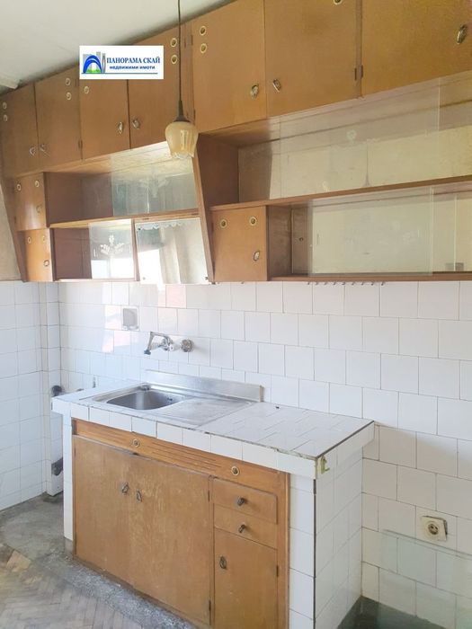 Продава се Тристаен апартамент в Плевен, Идеален център - 97 кв.м за 1289 €/кв.м - Снимка #2