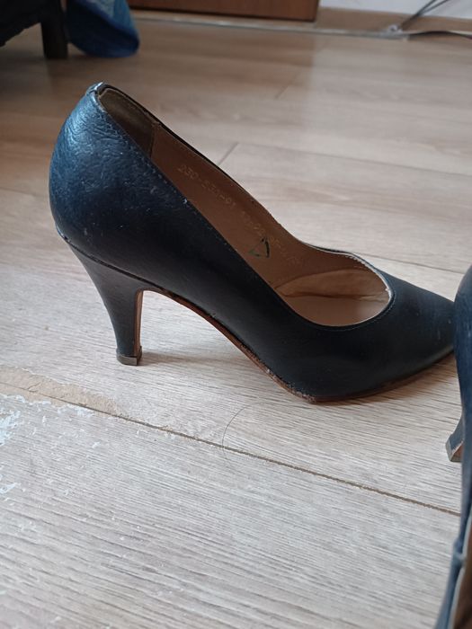 Pantofi negri din piele