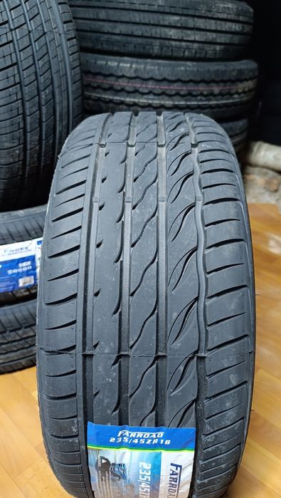 235/45ZR18  FARROAD