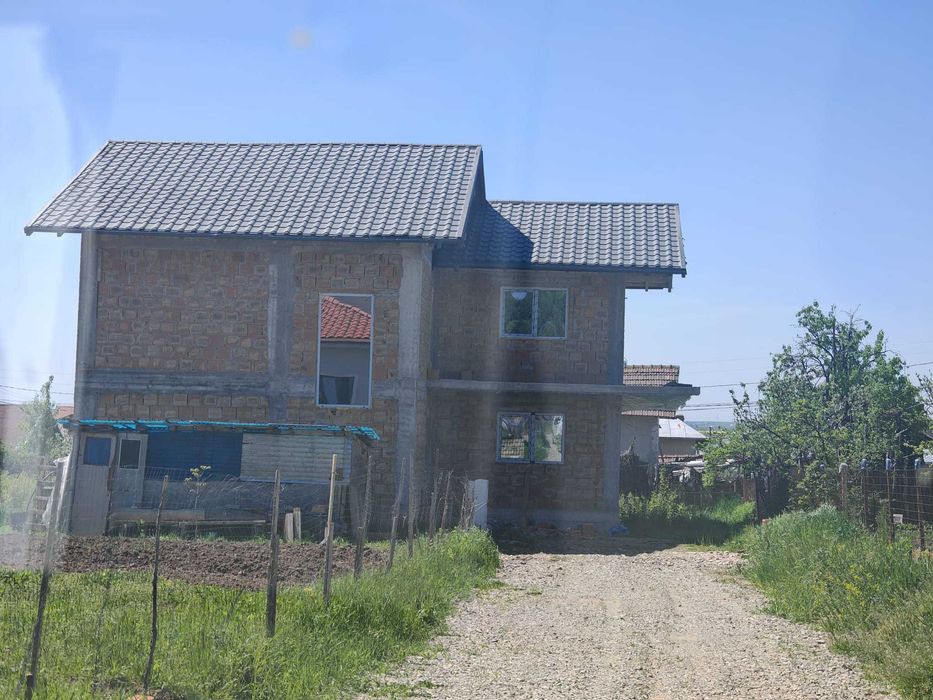 Ploiesti,Cocosesti,Casă la roșu, P+E, 190 mp, teren 500 mp,zona selecta.