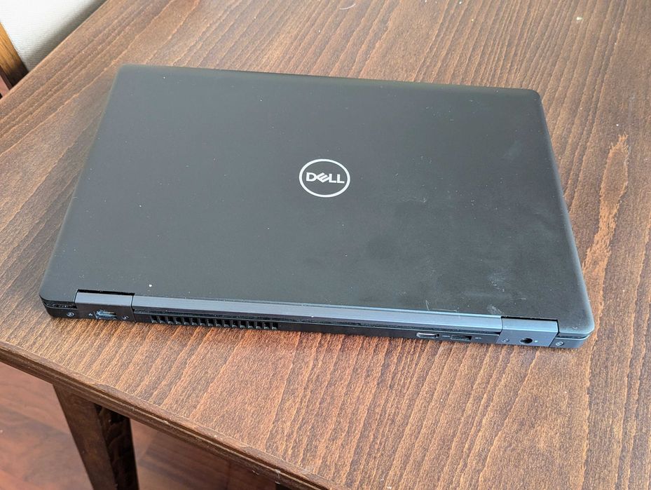 Dell Latitude 5590 - 15.6" - FHD - i5-8250U - 8/256 GB + Win11