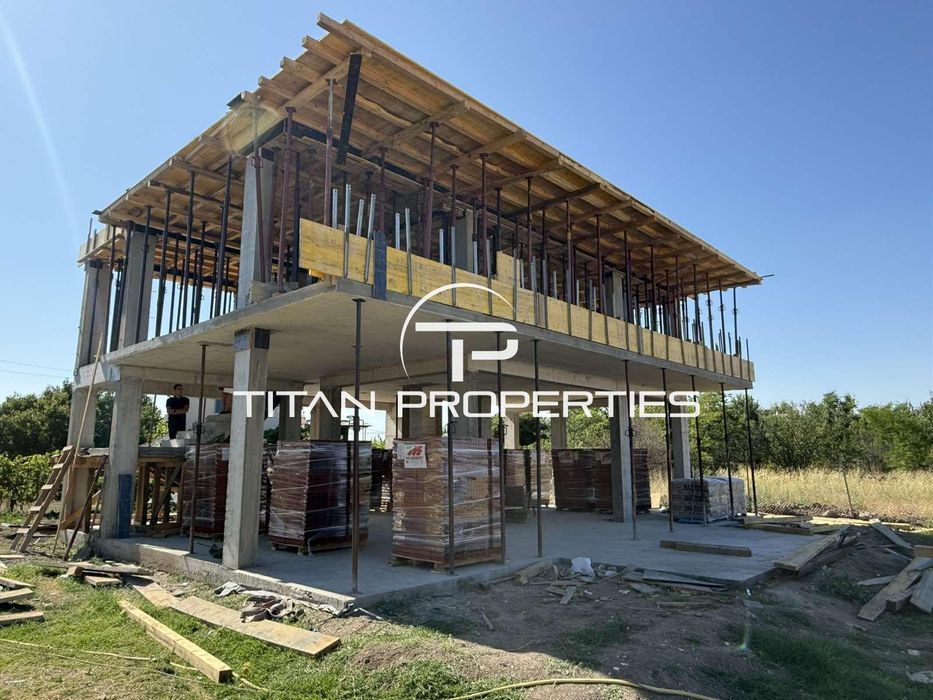 Продава се Къща в Пловдив, Въстанически - 205 кв.м за 1400 €/кв.м - Снимка #1