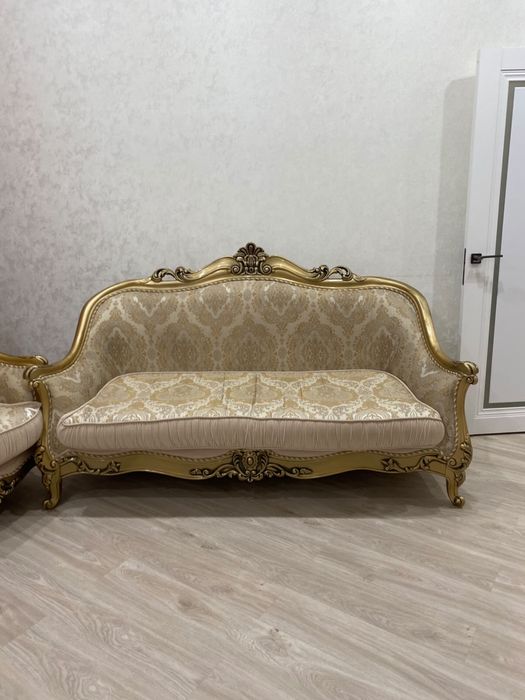 Продам диван с креслами комплект