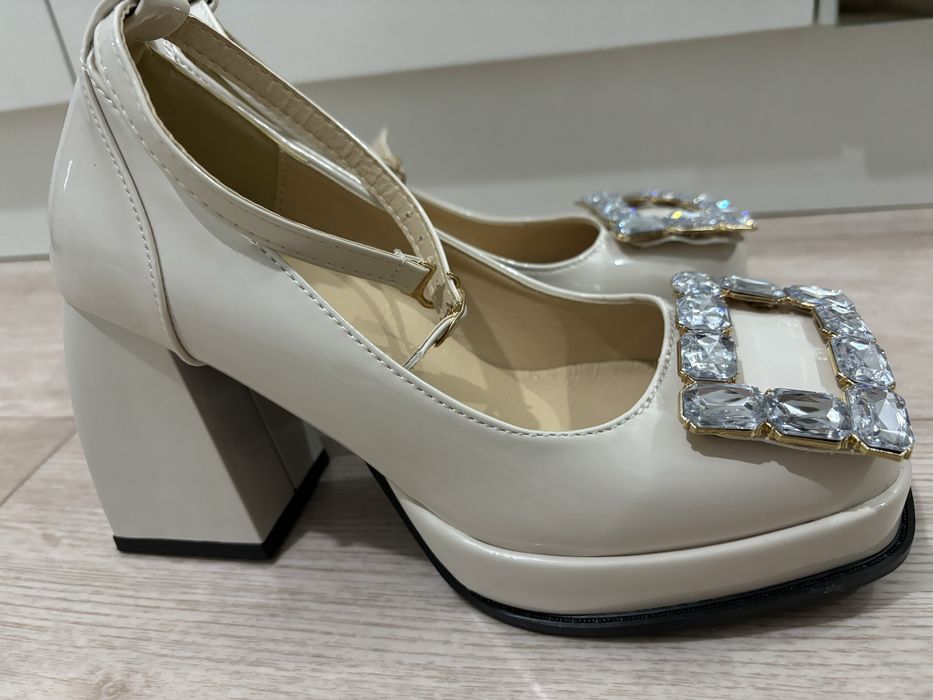 Туфли новые, стильные, 38р