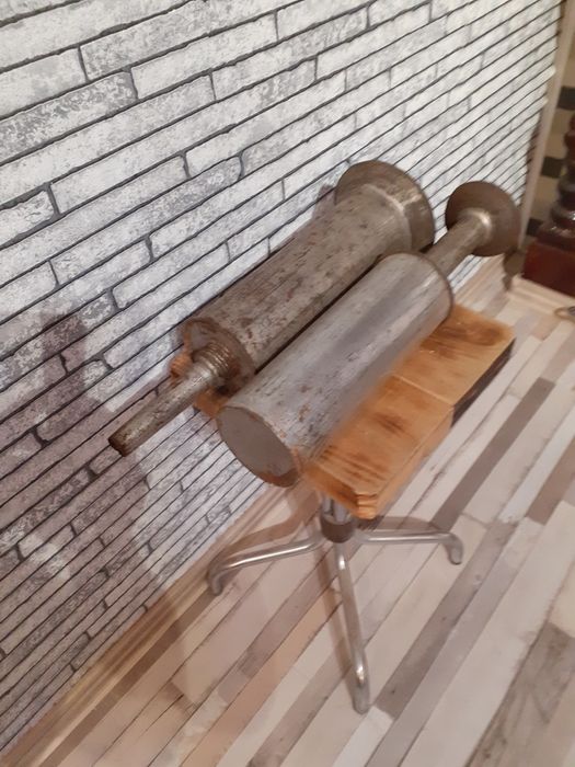 Pompă pt umplut carnati veche/an 1976