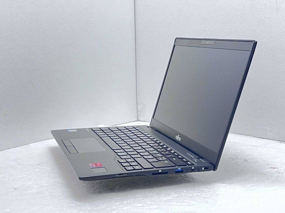 Fujitsu LIFEBOOK U939 13.3" i5-8265U 16GB 260GB ултрабук бизнес клас