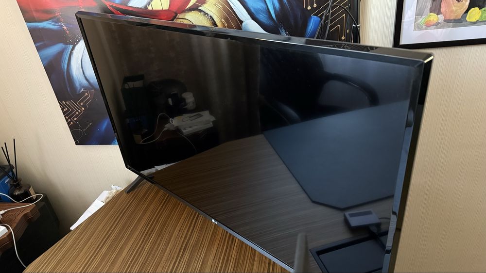 Продам телевизор LG срочно