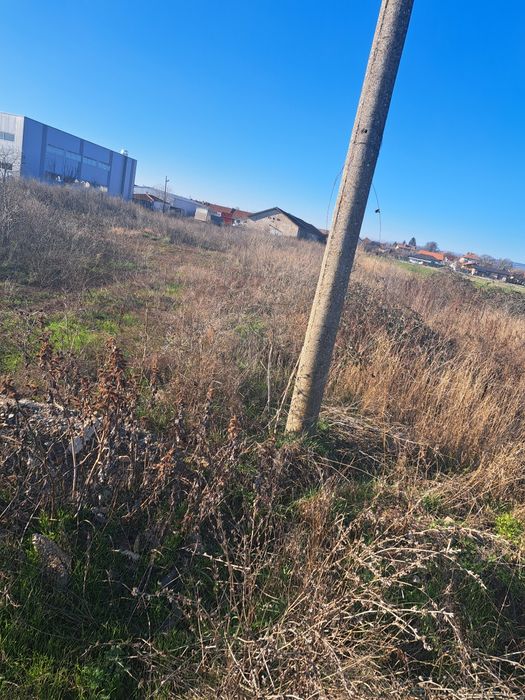 Дава се под наем място в гр.Костинброд