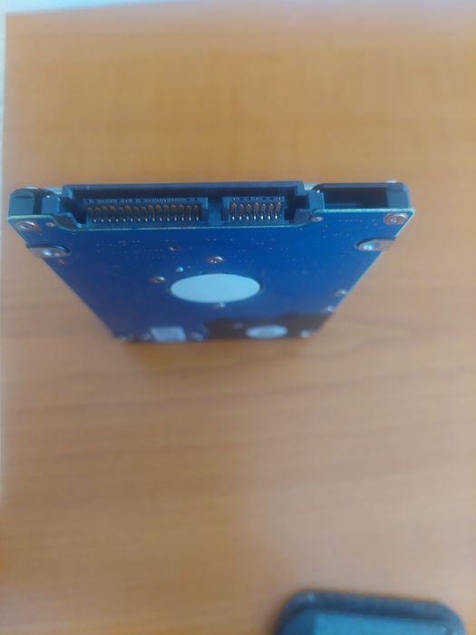 Хард диск Hitachi HDD 7K500 320 GB 2.5"