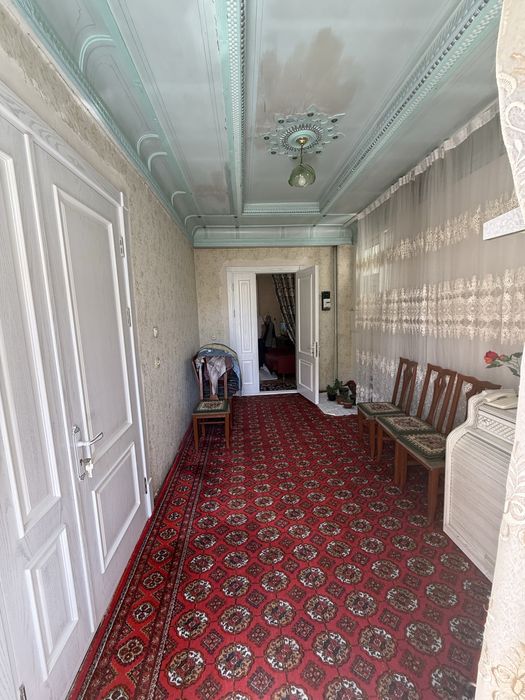 Uy sotiladi hovlini yarimi 2.35 sotok 3 ta xona Uchtepa tumani Birlik