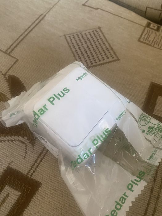 Ключове и контакти SHNEIDER ELECTRIC