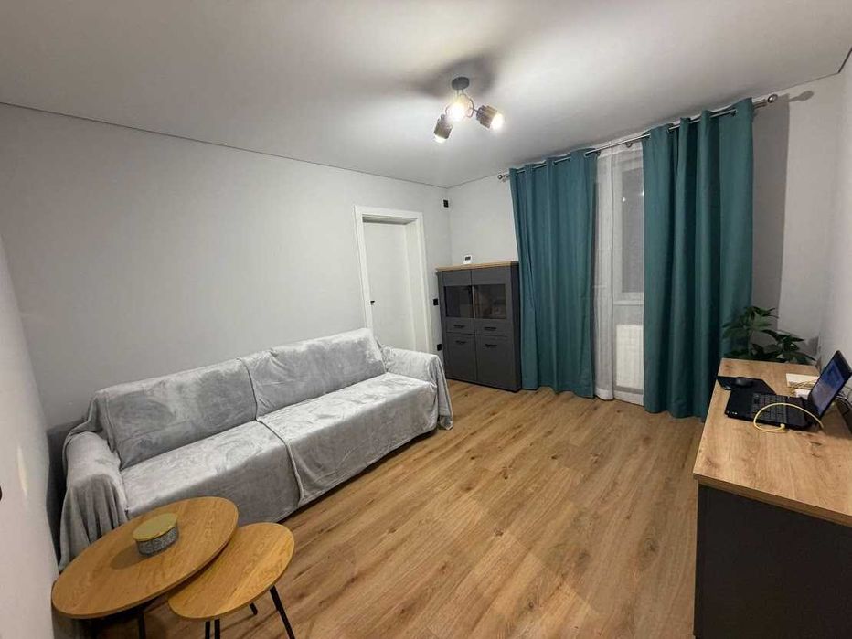 Persoană fizică închiriez apartament cu 2 camere în Podu Roș