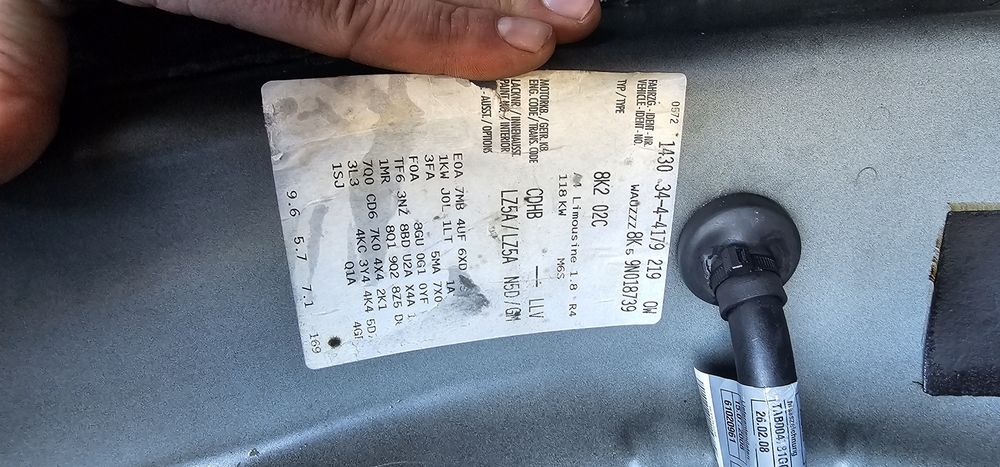 Dezmembrez/Dezmembrari Audi A4 B8 1.8 TFSI  Motor Bara  Capota Aripii