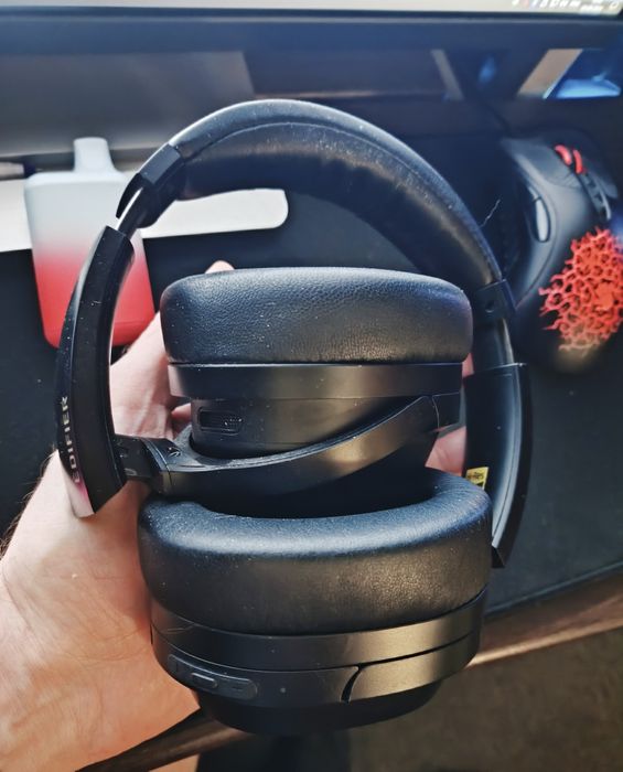 Bluetooth гарнитура Edifier Stax Spirit S3