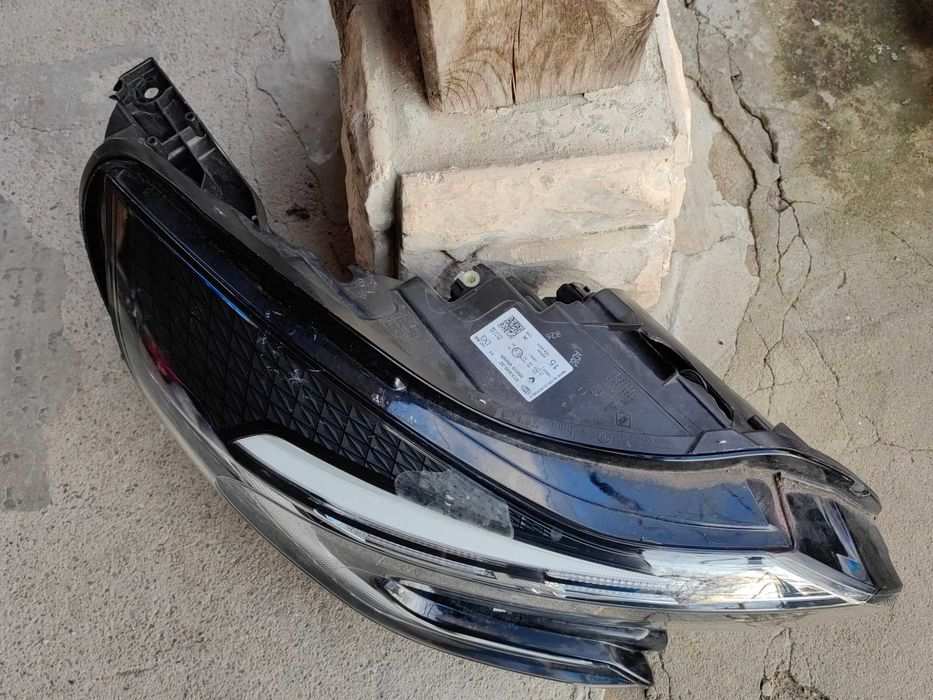 Фар Renault Captur LED десен / Фар Рено Каптюр Оригинален