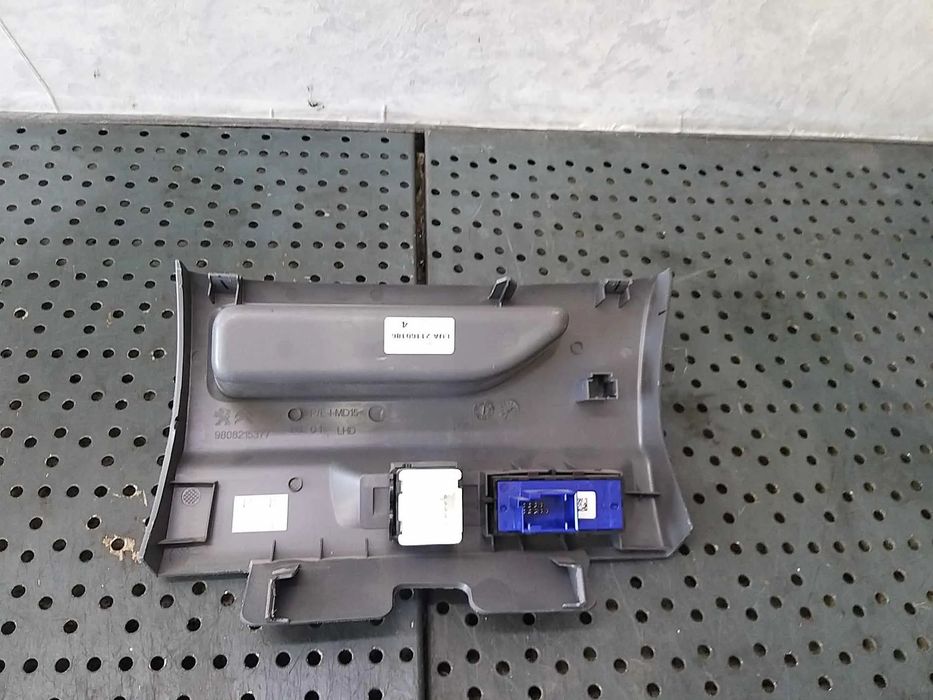 Ornament bloc butoane reglaj faruri parcare opel vivaro c 9808215377 98125550zd1 9808215377