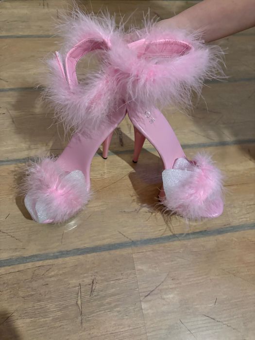 Дамски официални токове