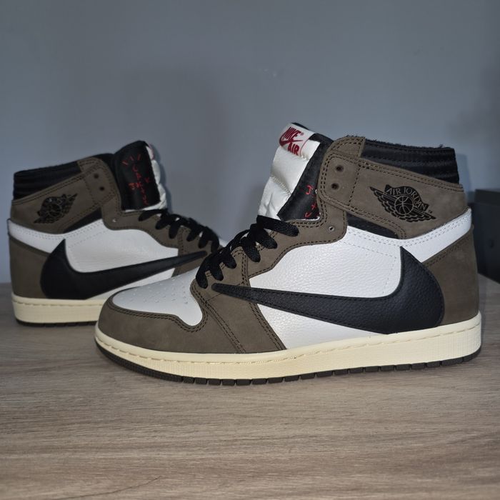 Jordan 1 Travis Scott Mocha