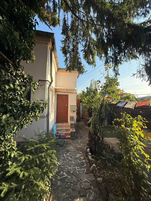Casă la curte, Sector 1, București 
Anunț vânzare 
Ofer spre vânzare c