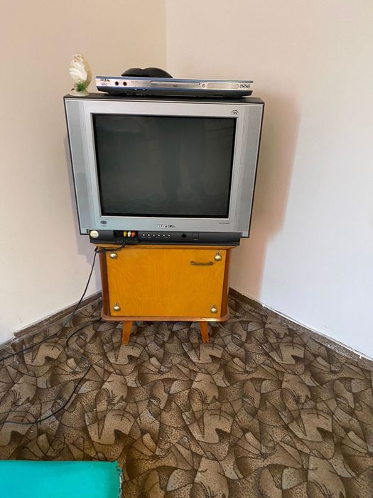 Продам два телевизор