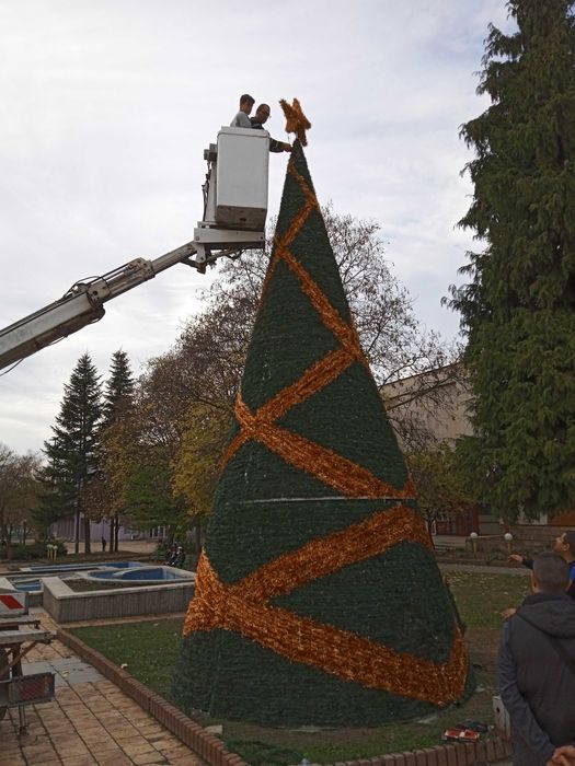 Автовишка под наем 15 метра.