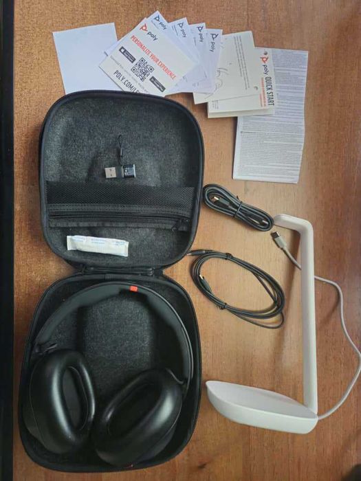 CASTI wired/wireless VOYAGER Surround 85 UC POLY (+charger)
