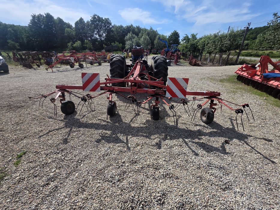 Grebla fella de împrăștiat in tiranti la tractor cu piese originale hidraulică de 5 metri