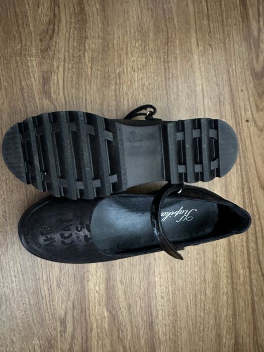 Школьные туфли для девочки