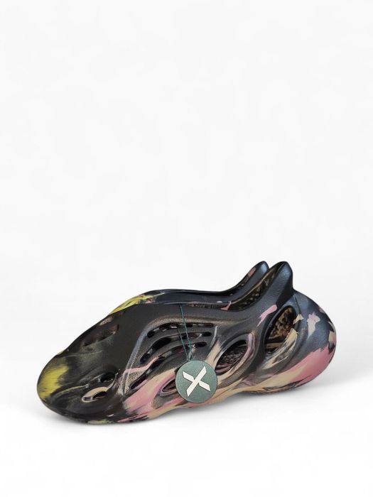 Yeazy foam runner 43,44