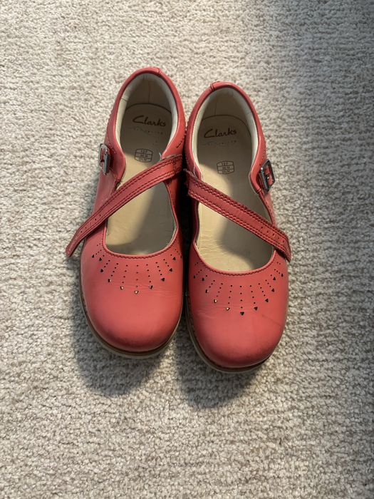 Pantofi Clarks marimea 30