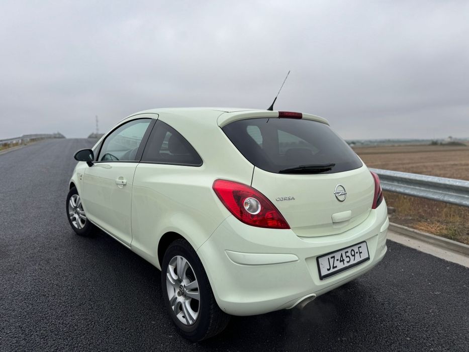 Opel Corsa 2011 , 1.4 benzina