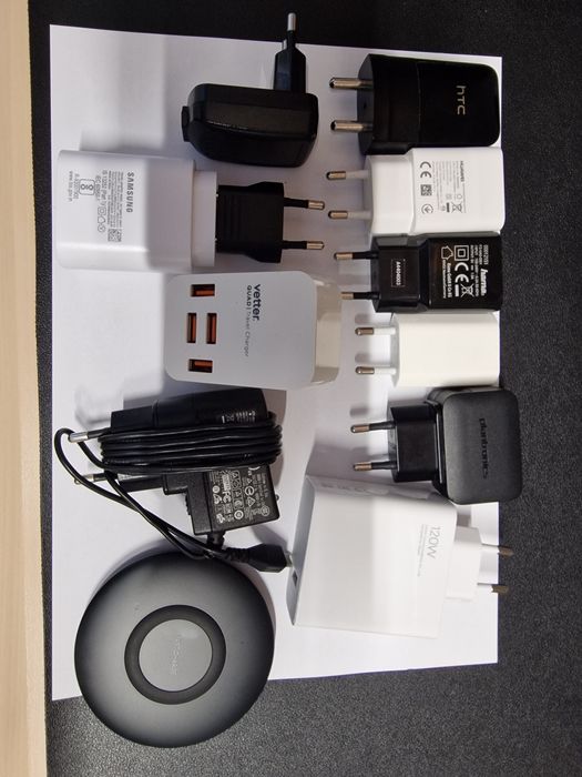 Incarcatoarea  diverse  telefoane