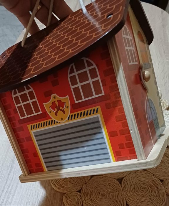 Casuta pompieri si jucarie cu ursulet din lemn