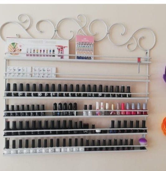 Полка навесная для лаков или коллекции