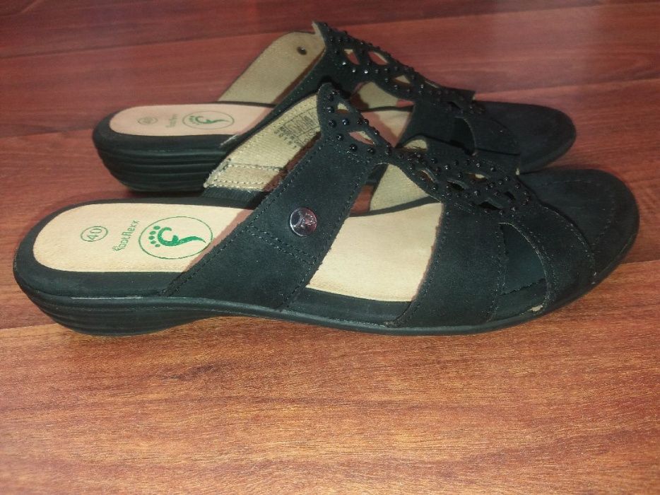 Босоножки замшевые Турция 40 р..