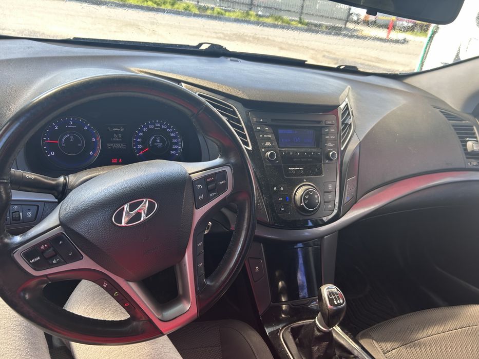 Vând Hyundai i40