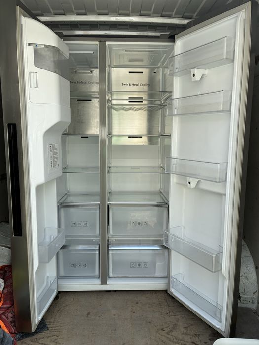 Frigider Samsung Family Hub