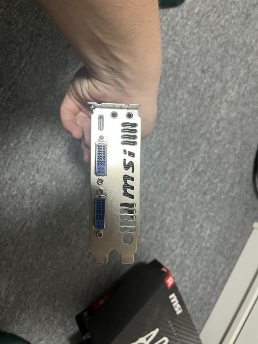 Vand placa video. Nu stiu ce placa e nu am folosit o