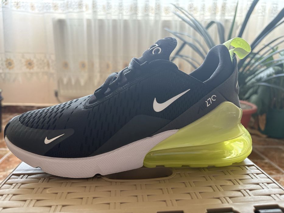 Nike Air Max 270