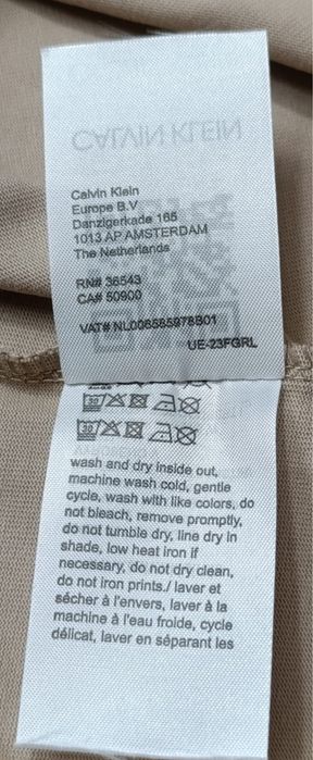 Vand tricou nou de barbati Calvin Klein