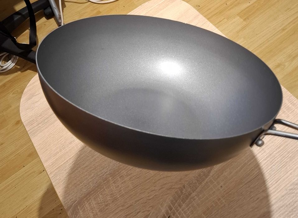 Particular! Tigaie Wok, Diametru 32 cm
